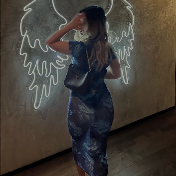 Shes unmatched Mesh Tee Navy Bloom - Picture 3 of 4